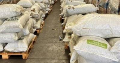Πειραιάς: H ΑΑΔΕ εντόπισε τεράστια ποσότητα φύλλων κοκαΐνης σε φορτία λιπασμάτων