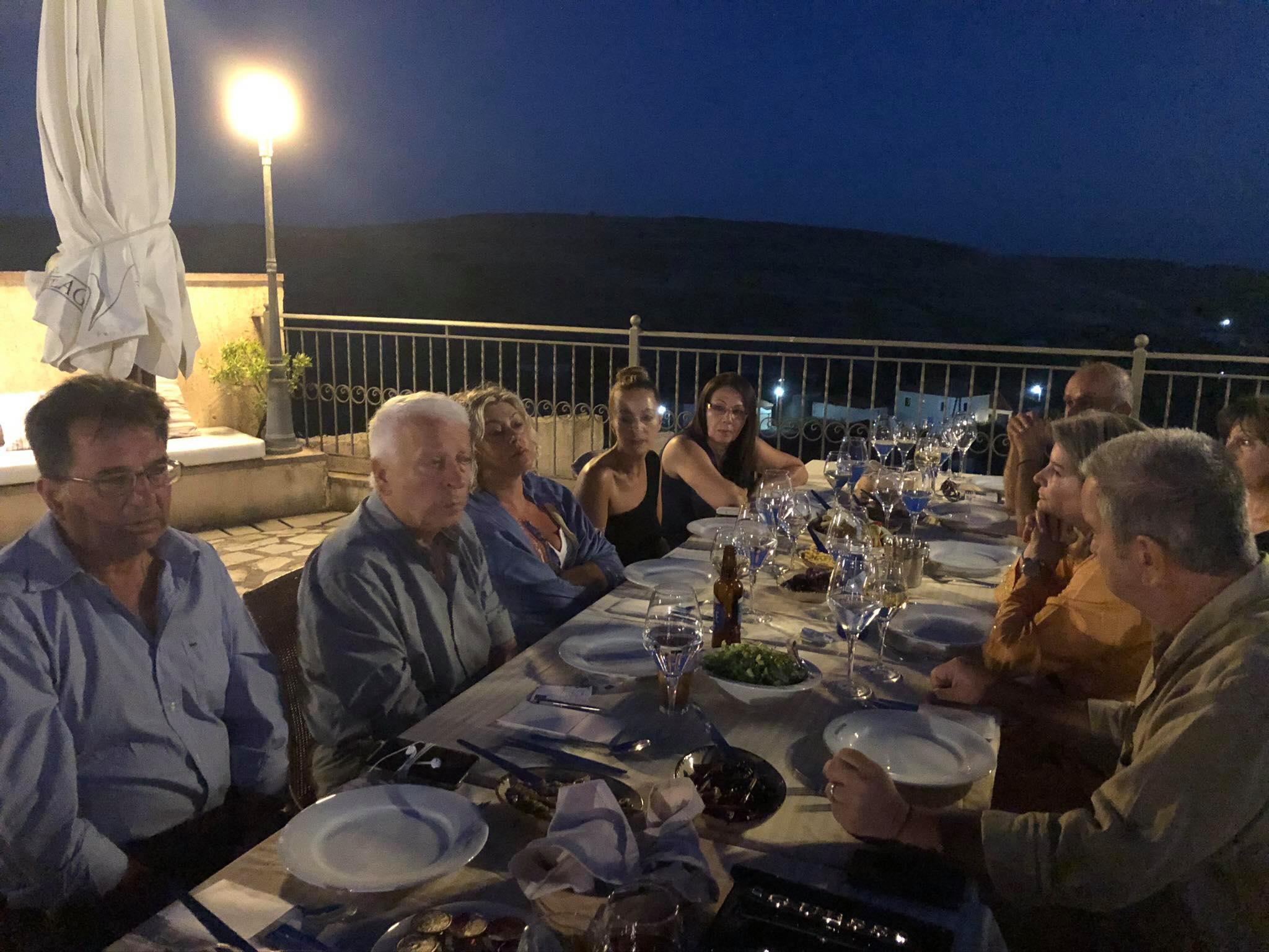 117325223 299640544450459 3930001302298776198 n