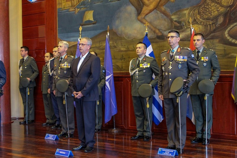 paradosi paralavi koutras swma stratou