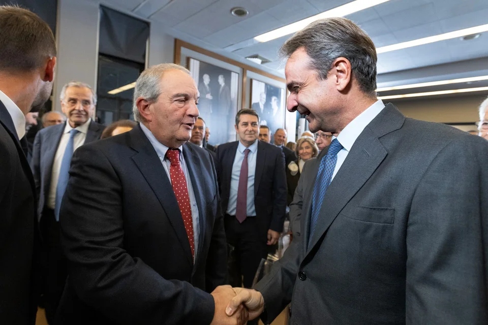 mitsotakis karamanlis idryma112