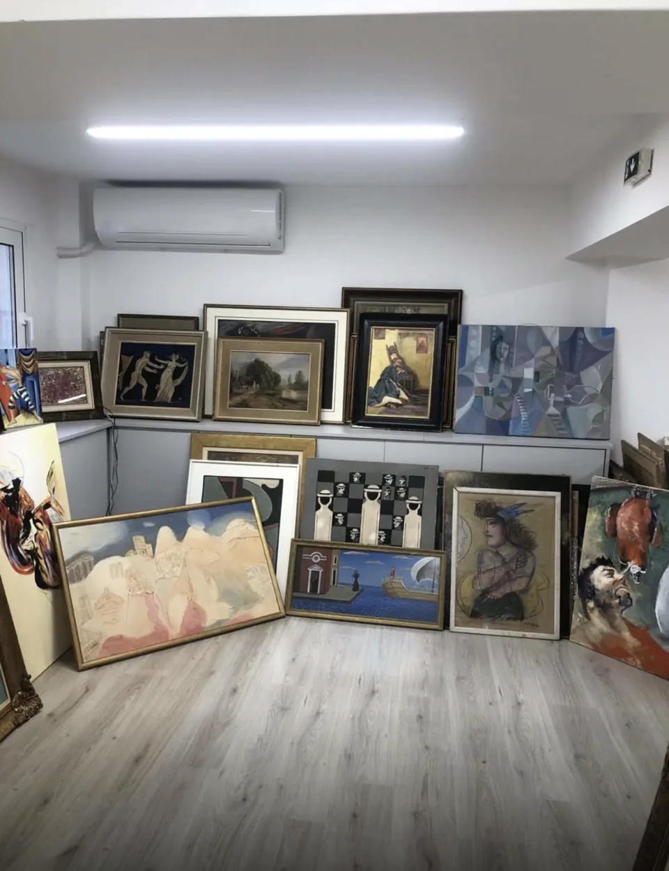 plastoi pinakes noembrios 2025 1.jpg8hgh