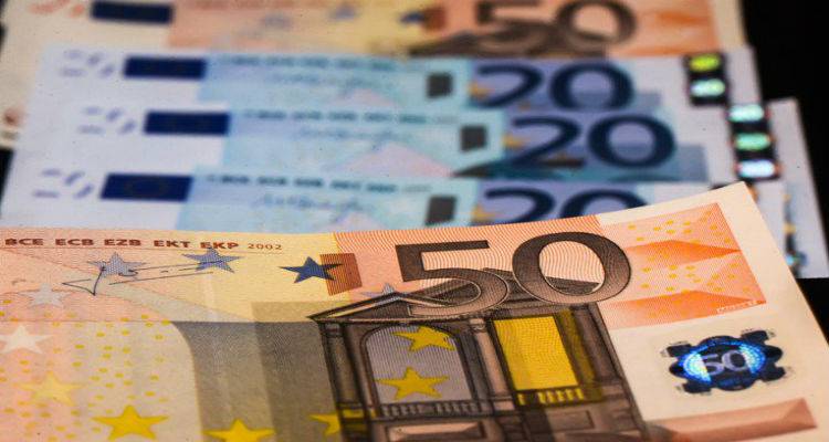 &Sigma;&tau;&omicron;&upsilon;&sigmaf; &tau;&rho;&alpha;&pi;&epsilon;&zeta;&iota;&kappa;&omicron;ύ&sigmaf; &lambda;&omicron;&gamma;&alpha;&rho;&iota;&alpha;&sigma;&mu;&omicron;ύ&sigmaf; &mu;&pi;&alpha;ί&nu;&epsilon;&iota; &tau;&omicron; &kappa;&omicron;&iota;&nu;&omega;&nu;&iota;&kappa;ό &mu;έ&rho;&iota;&sigma;&mu;&alpha;