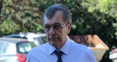 &Pi;έ&theta;&alpha;&nu;&epsilon; &omicron; &Delta;&eta;&mu;ή&tau;&rho;&eta;&sigmaf; &Kappa;&rho;&epsilon;&mu;&alpha;&sigma;&tau;&iota;&nu;ό&sigmaf; &mu;&epsilon;&tau;ά &alpha;&pi;ό &mu;ά&chi;&eta; &mu;&epsilon; &tau;&omicron;&nu; &kappa;&omicron;&rho;&omega;&nu;&omicron;ϊό