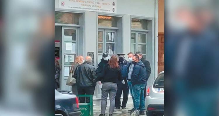 &Theta;&epsilon;&mu;&alpha;&tau;&omicron;&phi;ύ&lambda;&alpha;&kappa;&epsilon;&sigmaf; &tau;&omicron;&upsilon; &Sigma;&upsilon;&nu;&tau;ά&gamma;&mu;&alpha;&tau;&omicron;&sigmaf;: &Mu;&epsilon; &nu;έ&omicron; έ&gamma;&gamma;&rho;&alpha;&phi;&omicron; &omicron; &laquo;&alpha;&rho;&chi;&eta;&gamma;ό&sigmaf;&raquo; &alpha;&pi;&alpha;&gamma;&omicron;&rho;&epsilon;ύ&epsilon;&iota; &tau;&eta;&nu; &kappa;&upsilon;&kappa;&lambda;&omicron;&phi;&omicron;&rho;ί&alpha; &sigma;&epsilon; &pi;&rho;ό&sigma;&phi;&upsilon;&gamma;&epsilon;&sigmaf; &kappa;&alpha;&iota; &mu;&epsilon;&tau;&alpha;&nu;ά&sigma;&tau;&epsilon;&sigmaf;