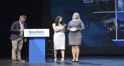 &Nu;έ&alpha; &beta;&rho;ά&beta;&epsilon;&upsilon;&sigma;&eta; &gamma;&iota;&alpha; &tau;&omicron; "Varos Village&rdquo;