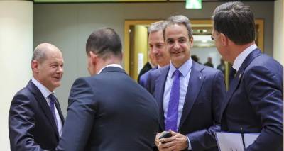 &Omicron; &Mu;&eta;&tau;&sigma;&omicron;&tau;ά&kappa;&eta;&sigmaf; &laquo;&sigma;&tau;&rho;&iota;&mu;ώ&chi;&nu;&epsilon;&iota;&raquo; &tau;&omicron;&nu; &Epsilon;&rho;&nu;&tau;&omicron;&gamma;ά&nu; | &Alpha;&pi;&alpha;&nu;&omega;&tau;ά &mu;&eta;&nu;ύ&mu;&alpha;&tau;&alpha; &sigma;&tau;ή&rho;&iota;&xi;&eta;&sigmaf; &sigma;&tau;&eta;&nu; &Epsilon;&lambda;&lambda;ά&delta;&alpha; &alpha;&pi;ό &xi;έ&nu;&omicron;&upsilon;&sigmaf; &eta;&gamma;έ&tau;&epsilon;&sigmaf;
