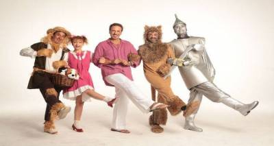 &laquo;&Omicron; &Mu;ά&gamma;&omicron;&sigmaf; &tau;&omicron;&upsilon; &Omicron;&zeta;&raquo; &epsilon;&tau;&omicron;&iota;&mu;ά&zeta;&epsilon;&tau;&alpha;&iota; &nu;&alpha; &mu;&alpha;&gamma;έ&psi;&epsilon;&iota; &tau;&eta; &Lambda;ή&mu;&nu;&omicron; (photos)