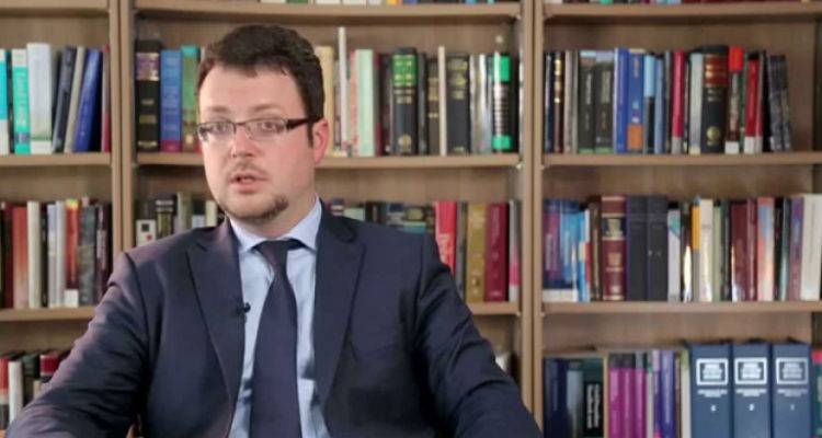 &Omicron; &Iota;&omega;ά&nu;&nu;&eta;&sigmaf; &Lambda;&iota;&alpha;&nu;ό&sigmaf; &omicron;&rho;ί&sigma;&tau;&eta;&kappa;&epsilon; &delta;&iota;ά&delta;&omicron;&chi;&omicron;&sigmaf; &tau;&eta;&sigmaf; &Theta;ά&nu;&omicron;&upsilon; &sigma;&tau;&eta;&nu; &Epsilon;&pi;&iota;&tau;&rho;&omicron;&pi;ή &Alpha;&nu;&tau;&alpha;&gamma;&omega;&nu;&iota;&sigma;&mu;&omicron;ύ