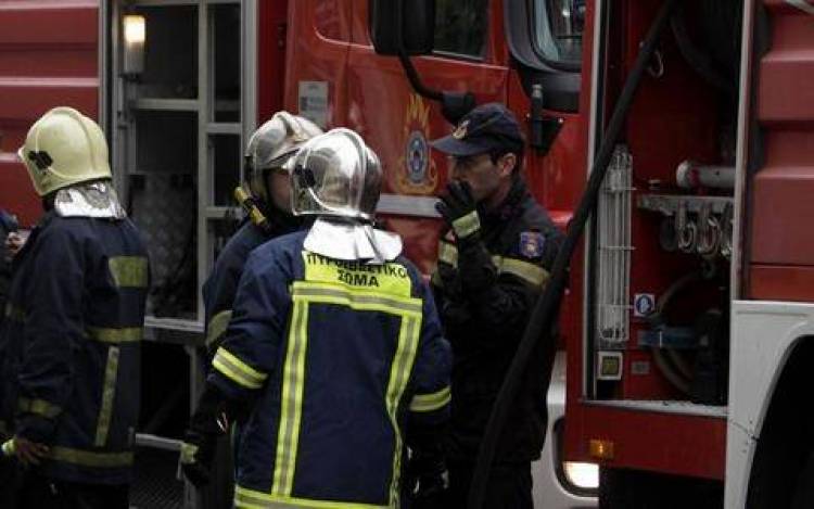 &Phi;&omega;&tau;&iota;ά &sigma;&epsilon;  &kappa;&alpha;&mu;&iota;&nu;ά&delta;&alpha; &epsilon;&chi;&theta;έ&sigmaf; &sigma;&tau;&eta; &Lambda;ή&mu;&nu;&omicron;