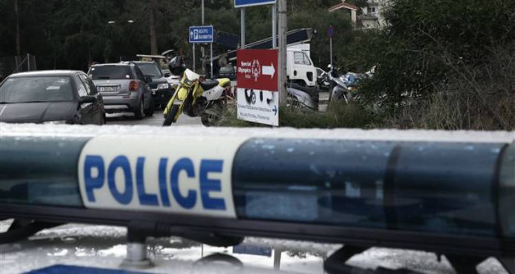 &Pi;&alpha;&rho;&alpha;&delta;ό&theta;&eta;&kappa;&epsilon; &omicron; ά&nu;&delta;&rho;&alpha;&sigmaf; &pi;&omicron;&upsilon; &epsilon;ί&chi;&epsilon; &tau;&alpha;&mu;&pi;&omicron;&upsilon;&rho;&omega;&theta;&epsilon;ί &sigma;&epsilon; &delta;&iota;&alpha;&mu;έ&rho;&iota;&sigma;&mu;&alpha; &sigma;&tau;&omicron; &Mu;&epsilon;&tau;&alpha;&xi;&omicron;&upsilon;&rho;&gamma;&epsilon;ί&omicron;