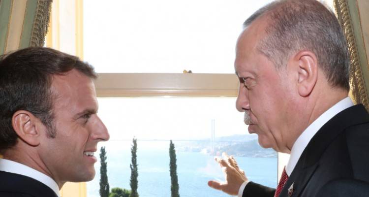 Στα άκρα η κόντρα Μακρόν με Ερντογάν και Ισλάμ | Μποϊκοτάζ γαλλικών προϊόντων σε μουσουλμανικές χώρες