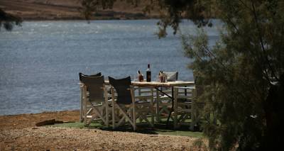 &Lambda;έ&nu;&epsilon; &pi;&omega;&sigmaf; &eta; &Lambda;ή&mu;&nu;&omicron;&sigmaf; &gamma;&iota;&alpha;&tau;&rho;&epsilon;ύ&epsilon;&iota; ό&lambda;&epsilon;&sigmaf; &tau;&iota;&sigmaf; &sigma;&tau;&epsilon;&nu;&alpha;&chi;ώ&rho;&iota;&epsilon;&sigmaf; &sigma;&omicron;&upsilon;