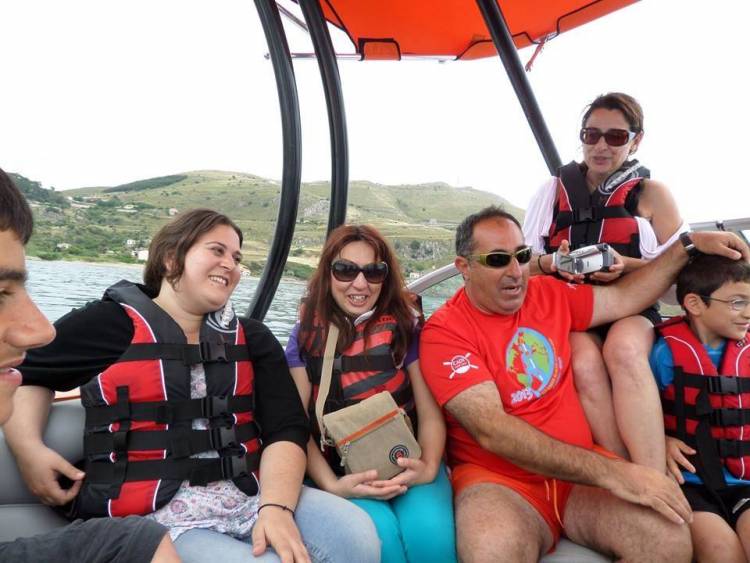 &Mu;έ&rho;&alpha; &epsilon;&mu;&pi;&epsilon;&iota;&rho;ί&alpha;&sigmaf; &kappa;&alpha;&iota; &chi;&alpha;&rho;ά&sigmaf; &gamma;&iota;&alpha; &tau;&alpha; &pi;&alpha;&iota;&delta;&iota;ά &tau;&omicron;&upsilon; &Epsilon;&iota;&delta;&iota;&kappa;&omicron;ύ &Sigma;&chi;&omicron;&lambda;&epsilon;ί&omicron;&upsilon; &Kappa;&alpha;&lambda;&lambda;&iota;&theta;έ&alpha;&sigmaf; (photos)