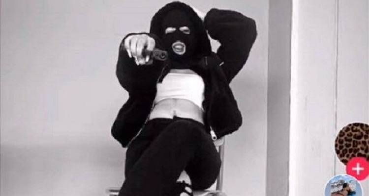 &Gamma;&lambda;&upsilon;&phi;ά&delta;&alpha;: &Eta; &pi;&rho;&omega;&tau;&alpha;&gamma;&omega;&nu;ί&sigma;&tau;&rho;&iota;&alpha; &tau;&omicron;&upsilon; &xi;&upsilon;&lambda;&omicron;&delta;&alpha;&rho;&mu;&omicron;ύ &tau;&eta;&sigmaf; 14&chi;&rho;&omicron;&nu;&eta;&sigmaf; &pi;&omicron;&zeta;ά&rho;&epsilon;&iota; &mu;&epsilon; ό&pi;&lambda;&omicron; &sigma;&tau;&omicron; &chi;έ&rho;&iota;