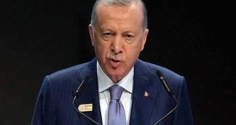 &Tau;&omicron;&upsilon;&rho;&kappa;ί&alpha;: &Omicron;&rho;&gamma;ή &gamma;&iota;&alpha; &sigma;&kappa;ί&tau;&sigma;&omicron; &pi;&omicron;&upsilon; &epsilon;&mu;&phi;&alpha;&nu;ί&zeta;&epsilon;&iota; &Mu;&omega;ά&mu;&epsilon;&theta; &kappa;&alpha;&iota; &Mu;&omega;&upsilon;&sigma;ή &nu;&alpha; &chi;&alpha;&iota;&rho;&epsilon;&tau;&iota;&omicron;ύ&nu;&tau;&alpha;&iota; &pi;ά&nu;&omega; &alpha;&pi;ό &beta;&omicron;&mu;&beta;&alpha;&rho;&delta;&iota;&sigma;&mu;έ&nu;&eta; &pi;ό&lambda;&eta; &tau;&eta;&sigmaf; &Mu;. &Alpha;&nu;&alpha;&tau;&omicron;&lambda;ή&sigmaf;