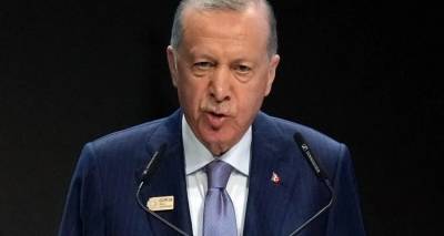 &Tau;&omicron;&upsilon;&rho;&kappa;ί&alpha;: &Omicron;&rho;&gamma;ή &gamma;&iota;&alpha; &sigma;&kappa;ί&tau;&sigma;&omicron; &pi;&omicron;&upsilon; &epsilon;&mu;&phi;&alpha;&nu;ί&zeta;&epsilon;&iota; &Mu;&omega;ά&mu;&epsilon;&theta; &kappa;&alpha;&iota; &Mu;&omega;&upsilon;&sigma;ή &nu;&alpha; &chi;&alpha;&iota;&rho;&epsilon;&tau;&iota;&omicron;ύ&nu;&tau;&alpha;&iota; &pi;ά&nu;&omega; &alpha;&pi;ό &beta;&omicron;&mu;&beta;&alpha;&rho;&delta;&iota;&sigma;&mu;έ&nu;&eta; &pi;ό&lambda;&eta; &tau;&eta;&sigmaf; &Mu;. &Alpha;&nu;&alpha;&tau;&omicron;&lambda;ή&sigmaf;