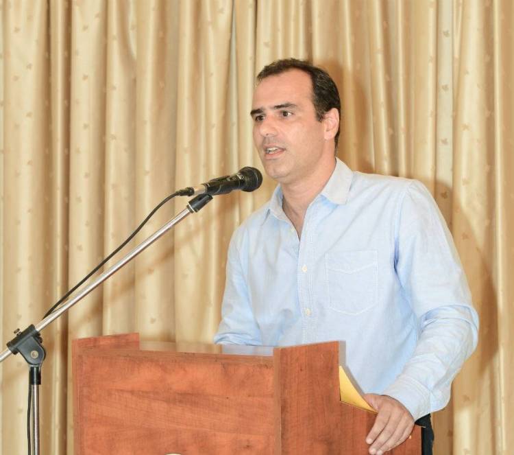 &laquo;Ό&lambda;&alpha; &gamma;&iota;&alpha; &tau;&eta;&nu; &upsilon;&gamma;&epsilon;ί&alpha; &mu;&omicron;&upsilon;&raquo; &alpha;&nu;&omicron;&iota;&chi;&tau;ή &omicron;&mu;&iota;&lambda;ί&alpha; &sigma;&tau;&omicron; &Theta;ά&nu;&omicron;&sigmaf; &alpha;&pi;ό &tau;&omicron;&nu; &Theta;&omega;&mu;ά &Lambda;&omicron;ύ&kappa;&alpha;