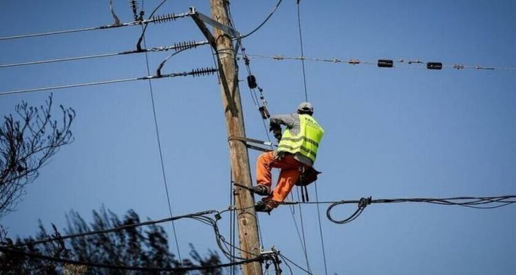 &Delta;&iota;&alpha;&kappa;&omicron;&pi;ή &rho;&epsilon;ύ&mu;&alpha;&tau;&omicron;&sigmaf; &tau;&eta;&nu; &Kappa;&upsilon;&rho;&iota;&alpha;&kappa;ή &sigma;&epsilon; &Theta;ά&nu;&omicron;&sigmaf; &kappa;&alpha;&iota; &Pi;&lambda;&alpha;&tau;ύ &lambda;ό&gamma;&omega; &tau;&epsilon;&chi;&nu;&iota;&kappa;ώ&nu; &epsilon;&rho;&gamma;&alpha;&sigma;&iota;ώ&nu;