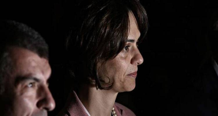 &Omicron;&iota; &theta;&epsilon;&sigma;&mu;&omicron;ί &epsilon;&pi;έ&sigma;&tau;&rho;&epsilon;&psi;&alpha;&nu; &kappa;&alpha;&iota; &zeta;&eta;&tau;&omicron;ύ&nu; &mu;έ&tau;&rho;&alpha; | &Sigma;&tau;&omicron; &tau;&rho;&alpha;&pi;έ&zeta;&iota; &xi;&alpha;&nu;ά &omicron;&iota; &alpha;&pi;&omicron;&kappa;&rho;&alpha;&tau;&iota;&kappa;&omicron;&pi;&omicron;&iota;ή&sigma;&epsilon;&iota;&sigmaf;