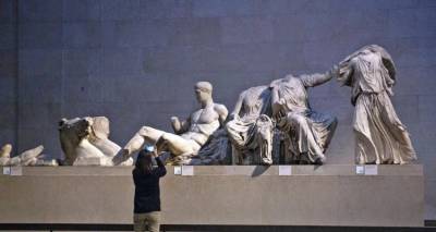 Le Petit Journal: &laquo;&Eta; UNESCO &epsilon;&pi;&alpha;&nu;&alpha;&phi;έ&rho;&epsilon;&iota; &tau;&omicron; &zeta;ή&tau;&eta;&mu;&alpha; &tau;&eta;&sigmaf; &epsilon;&pi;&iota;&sigma;&tau;&rho;&omicron;&phi;ή&sigmaf; &tau;&omega;&nu; &Gamma;&lambda;&upsilon;&pi;&tau;ώ&nu; &sigma;&tau;&eta;&nu; &Epsilon;&lambda;&lambda;ά&delta;&alpha; | &Sigma;&eta;&mu;&alpha;&nu;&tau;&iota;&kappa;ή &sigma;&tau;ή&rho;&iota;&xi;&eta; &sigma;&tau;&eta;&nu; &Alpha;&theta;ή&nu;&alpha;&raquo;