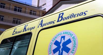 &Iota;.&Chi;. &pi;&alpha;&rho;έ&sigma;&upsilon;&rho;&epsilon; &kappa;&alpha;&iota; &sigma;&kappa;ό&tau;&omega;&sigma;&epsilon; &phi;&omicron;&iota;&tau;&eta;&tau;έ&sigmaf; &pi;&omicron;&upsilon; έ&beta;&gamma;&alpha;&lambda;&alpha;&nu; &beta;ό&lambda;&tau;&alpha; &tau;&omicron; &sigma;&kappa;ύ&lambda;&omicron; &tau;&omicron;&upsilon;&sigmaf;