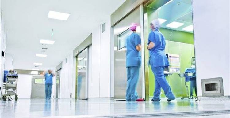 &Pi;έ&theta;&alpha;&nu;&epsilon; &omicron; &kappa;&alpha;&rho;&delta;&iota;&omicron;&pi;&alpha;&theta;ή&sigmaf; &pi;&omicron;&upsilon; &kappa;&alpha;&tau;ή&gamma;&gamma;&epsilon;&iota;&lambda;&epsilon; &laquo;&phi;&alpha;&kappa;&epsilon;&lambda;ά&kappa;&iota;&raquo;