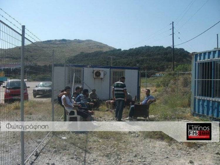 &Sigma;&tau;&eta; &Lambda;ή&mu;&nu;&omicron; &omicron;&iota; 32 &pi;&alpha;&rho;ά&nu;&omicron;&mu;&omicron;&iota; &mu;&epsilon;&tau;&alpha;&nu;ά&sigma;&tau;&epsilon;&sigmaf; &tau;&omicron;&upsilon; &Alpha;&eta; &Sigma;&tau;&rho;ά&tau;&eta; (photos)