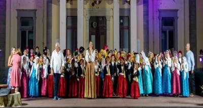 &Pi;&alpha;&rho;&alpha;&delta;&omicron;&sigma;&iota;&alpha;&kappa;ό &laquo;&tau;&alpha;&xi;ί&delta;&iota;&raquo; &alpha;&pi;ό &tau;&omicron; &Lambda;ύ&kappa;&epsilon;&iota;&omicron; &tau;&omega;&nu; &Epsilon;&lambda;&lambda;&eta;&nu;ί&delta;&omega;&nu; &Lambda;ή&mu;&nu;&omicron;&upsilon;: &Epsilon;&nu;&tau;&upsilon;&pi;&omega;&sigma;ί&alpha;&sigma;&epsilon; &eta; &epsilon;&tau;ή&sigma;&iota;&alpha; &pi;&alpha;&iota;&delta;&iota;&kappa;ή &kappa;&alpha;&iota; &epsilon;&phi;&eta;&beta;&iota;&kappa;ή &pi;&alpha;&rho;ά&sigma;&tau;&alpha;&sigma;&eta;