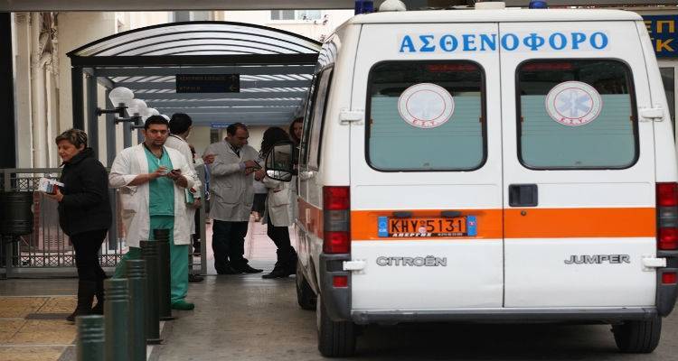&Epsilon;&gamma;&kappa;&lambda;&eta;&mu;&alpha; &mu;έ&sigma;&alpha; &sigma;&tau;&omicron; &Delta;&alpha;&phi;&nu;ί: &Alpha;&sigma;&theta;&epsilon;&nu;ή&sigmaf; &epsilon;&pi;&iota;&tau;έ&theta;&eta;&kappa;&epsilon; &kappa;&alpha;&iota; &sigma;&kappa;ό&tau;&omega;&sigma;&epsilon; &nu;&omicron;&sigma;&eta;&lambda;&epsilon;&upsilon;ό&mu;&epsilon;&nu;&omicron;