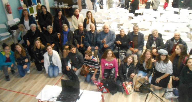 &Lambda;ή&mu;&nu;&omicron;&sigmaf;: &Gamma;&upsilon;&mu;&nu;ά&sigma;&iota;&omicron; &Mu;&omicron;ύ&delta;&rho;&omicron;&upsilon; &kappa;&alpha;&iota; &Kappa;&Eta;&Phi;&Eta; έ&gamma;&iota;&nu;&alpha;&nu; &mu;&iota;&alpha; &alpha;&gamma;&kappa;&alpha;&lambda;&iota;ά &gamma;&iota;&alpha; &nu;&alpha; &tau;&iota;&mu;ή&sigma;&omicron;&upsilon;&nu; &tau;&eta;&nu; 25&eta; &Mu;&alpha;&rho;&tau;ί&omicron;&upsilon; (photos)