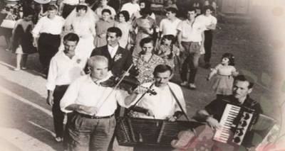 &laquo;Ό&tau;&alpha;&nu; &omicron; &Kappa;&omega;&sigma;&tau;&alpha;&nu;&tau;ή&sigmaf; &pi;&alpha;ί&rho;&nu;&epsilon;&iota; &tau;&omicron; &Pi;&eta;&nu;&epsilon;&lambda;ώ&raquo; | &Mu;&omicron;&upsilon;&sigma;&iota;&kappa;&omicron;&theta;&epsilon;&alpha;&tau;&rho;&iota;&kappa;ή &pi;&alpha;&rho;ά&sigma;&tau;&alpha;&sigma;&eta; &alpha;&pi;ό &Lambda;&tau;&Epsilon; &Lambda;ή&mu;&nu;&omicron;&upsilon;