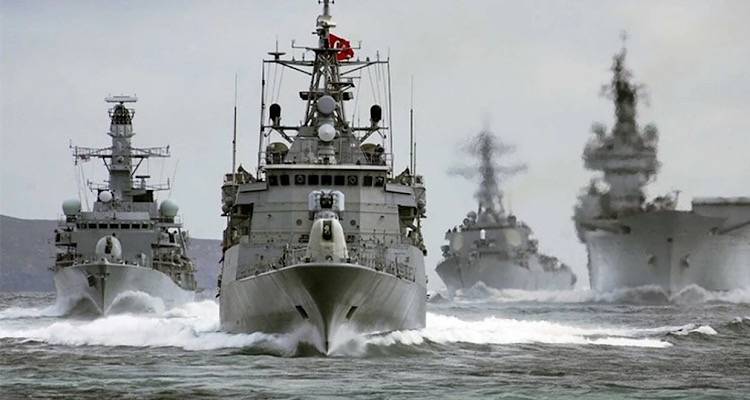 &Tau;&omicron;&upsilon;&rho;&kappa;ί&alpha;: &Mu;&epsilon; NAVTEX &eta; &nu;έ&alpha; &pi;&rho;&omicron;&sigma;&pi;ά&theta;&epsilon;&iota;&alpha; &nu;&alpha; &theta;έ&sigma;&epsilon;&iota; &zeta;ή&tau;&eta;&mu;&alpha; &laquo;&alpha;&pi;&omicron;&sigma;&tau;&rho;&alpha;&tau;&iota;&omega;&tau;&iota;&kappa;&omicron;&pi;&omicron;&iota;&eta;&mu;έ&nu;&omega;&nu; &nu;&eta;&sigma;&iota;ώ&nu;&raquo;