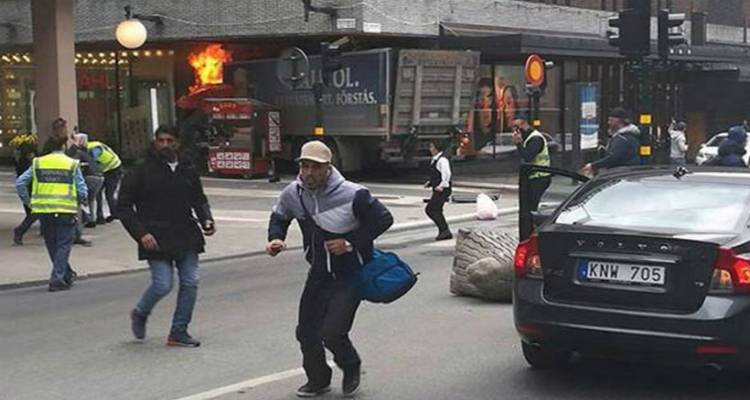 &Phi;&omicron;&rho;&tau;&eta;&gamma;ό έ&pi;&epsilon;&sigma;&epsilon; &pi;ά&nu;&omega; &sigma;&epsilon; &kappa;ό&sigma;&mu;&omicron; &sigma;&tau;&eta; &Sigma;&tau;&omicron;&kappa;&chi;ό&lambda;&mu;&eta; | &Pi;&lambda;&eta;&rho;&omicron;&phi;&omicron;&rho;ί&epsilon;&sigmaf; &gamma;&iota;&alpha; &tau;&rho;&epsilon;&iota;&sigmaf; &nu;&epsilon;&kappa;&rho;&omicron;ύ&sigmaf;