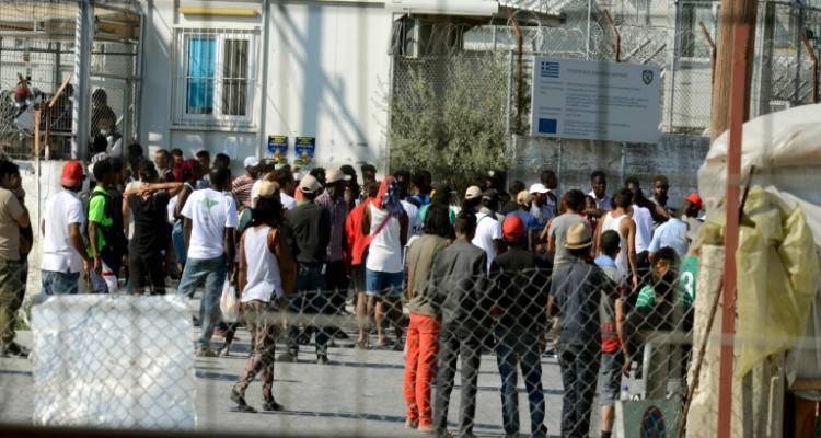 Ψάχνουν λύση για τη Μόρια | Στη Λέσβο ο επικεφαλής της Υπατης Αρμοστείας του ΟΗΕ για τους πρόσφυγες