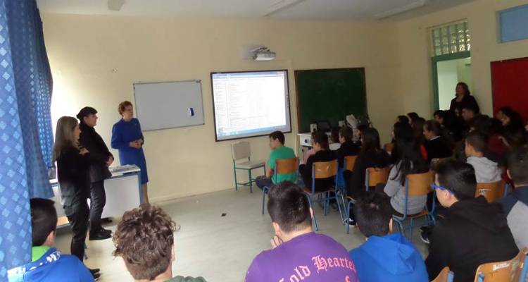 &Omicron; &Sigma;ύ&lambda;&lambda;&omicron;&gamma;&omicron;&sigmaf; &Epsilon;&theta;&epsilon;&lambda;&omicron;&nu;&tau;ώ&nu; &Alpha;&iota;&mu;&omicron;&delta;&omicron;&tau;ώ&nu; &epsilon;&upsilon;&chi;&alpha;&rho;&iota;&sigma;&tau;&epsilon;ί &sigma;&chi;&omicron;&lambda;&epsilon;ί&alpha; &tau;&eta;&sigmaf; &Lambda;ή&mu;&nu;&omicron;&upsilon;