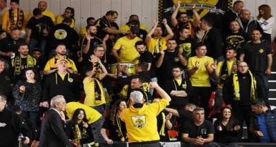 &Tau;ί&mu;&eta;&sigma;&alpha;&nu; &tau;&omicron;&nu; &Mu;&pi;&omicron;ύ&mu;&pi;&omicron;&upsilon;&rho;&alpha; &omicron;&iota; &phi;ί&lambda;&alpha;&theta;&lambda;&omicron;&iota; &tau;&eta;&sigmaf; &Alpha;&Epsilon;&Kappa; &sigma;&tau;&eta; &Lambda;ή&mu;&nu;&omicron; (pics)