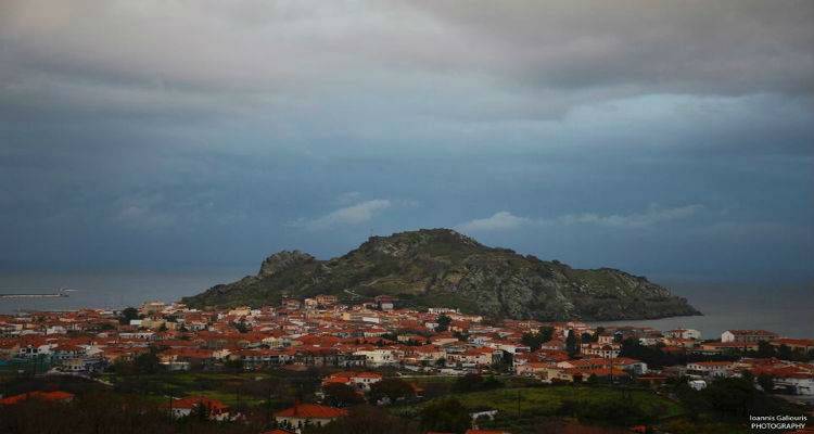 &Chi;&alpha;&lambda;ά&epsilon;&iota; &omicron; &kappa;&alpha;&iota;&rho;ό&sigmaf;: &Alpha;&pi;ό &sigma;ή&mu;&epsilon;&rho;&alpha; &xi;&epsilon;&kappa;&iota;&nu;ά&epsilon;&iota; &eta; &pi;&tau;ώ&sigma;&eta; &tau;&eta;&sigmaf; &theta;&epsilon;&rho;&mu;&omicron;&kappa;&rho;&alpha;&sigma;ί&alpha;&sigmaf;, &epsilon;&nu; &alpha;&nu;&alpha;&mu;&omicron;&nu;ή &tau;&omicron;&upsilon; &laquo;&Omicron;&rho;έ&sigma;&tau;&eta;&raquo;