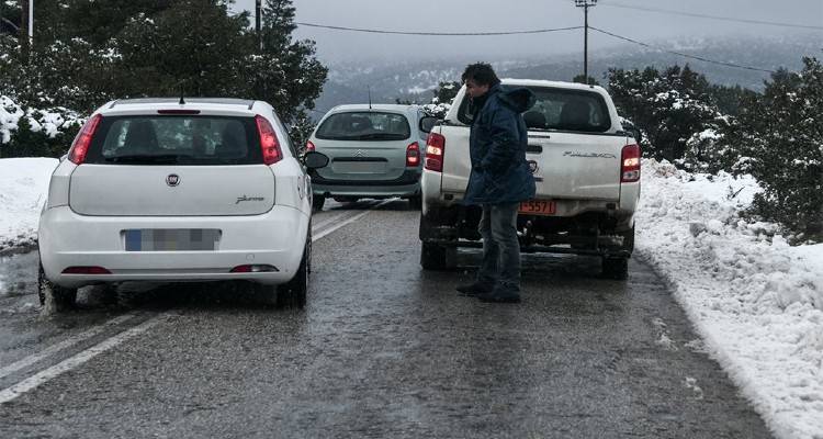Κακοκαιρία «Ζηνοβία»: Εγκλωβίστηκαν δέκα άτομα στη Βοιωτία | Προβλήματα σε Στερεά Ελλάδα και Κρήτη