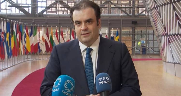 &Pi;&iota;&epsilon;&rho;&rho;&alpha;&kappa;ά&kappa;&eta;&sigmaf; &pi;&rho;&iota;&nu; &tau;&omicron; &pi;&rho;ώ&tau;&omicron; Eurogroup &epsilon;&pi;ί &pi;&rho;&omicron;&epsilon;&delta;&rho;ί&alpha;&sigmaf; &tau;&omicron;&upsilon;: &Alpha;&nu;ά&gamma;&kappa;&eta; &gamma;&iota;&alpha; &alpha;&pi;&tau;ά &alpha;&pi;&omicron;&tau;&epsilon;&lambda;έ&sigma;&mu;&alpha; &mu;&epsilon; &tau;&alpha;&chi;ύ&tau;&eta;&tau;&alpha; | &Omicron;&iota; &beta;&alpha;&sigma;&iota;&kappa;έ&sigmaf; &pi;&rho;&omicron;&tau;&epsilon;&rho;&alpha;&iota;ό&tau;&eta;&tau;&epsilon;&sigmaf;