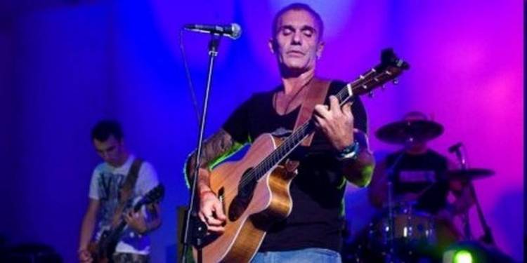 &Alpha;&lambda;&lambda;ά&zeta;&epsilon;&iota; &eta;&mu;&epsilon;&rho;&omicron;&mu;&eta;&nu;ί&alpha; &eta; &sigma;&upsilon;&nu;&alpha;&upsilon;&lambda;ί&alpha; &tau;&omicron;&upsilon; &Sigma;&tau;έ&lambda;&iota;&omicron;&upsilon; &Rho;ό&kappa;&kappa;&omicron;&upsilon; &sigma;&tau;&eta; &Lambda;ή&mu;&nu;&omicron;