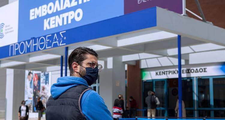Εμβολιασμοί: Πόσοι έκλεισαν ραντεβού στις ηλικίες 30-39 και ποιοι ακολουθούν | Σχέδιο για εμβόλια και στα... εξοχικά
