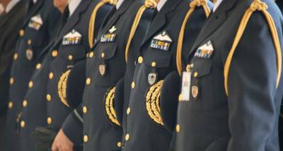 &Kappa;&rho;ί&sigma;&epsilon;&iota;&sigmaf; &sigma;&tau;&iota;&sigmaf; &Epsilon;&nu;&omicron;&pi;&lambda;&epsilon;&sigmaf; &Delta;&upsilon;&nu;ά&mu;&epsilon;&iota;&sigmaf;: &Pi;&omicron;&iota;&omicron;&iota; &alpha;&nu;ώ&tau;&alpha;&tau;&omicron;&iota; &alpha;&xi;&iota;&omega;&mu;&alpha;&tau;&iota;&kappa;&omicron;ί &delta;&iota;&alpha;&tau;&eta;&rho;&omicron;ύ&nu;&tau;&alpha;&iota;, &pi;&omicron;&iota;&omicron;&iota; &alpha;&pi;&omicron;&sigma;&tau;&rho;&alpha;&tau;&epsilon;ύ&omicron;&nu;&tau;&alpha;&iota;