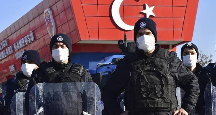 Αρχισε διώξεις ο Ερντογάν, μετά τους φόβους για πραξικόπημα: Συνέλαβαν τον «πατέρα» της «Γαλάζιας Πατρίδας» και 9 ναυάρχους