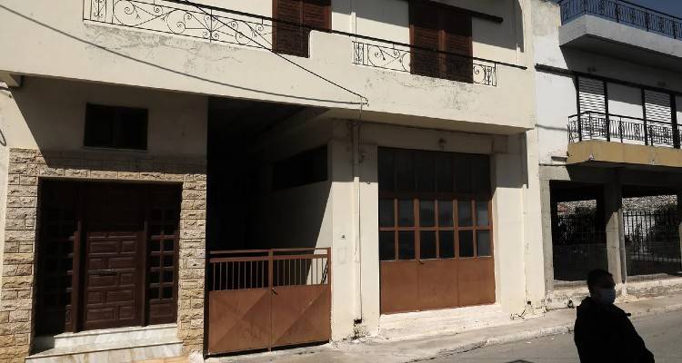 «Σκότωσα τον γιο μου»: Σοκ με τον 76χρονο που τράβηξε όπλο στο Κορωπί και σκότωσε τον 48χρονο γιο του