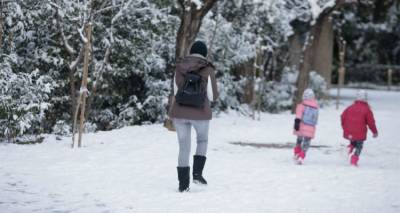 &Kappa;&alpha;&iota;&rho;ό&sigmaf;: &laquo;&Sigma;&tau;&omicron; &psi;&upsilon;&gamma;&epsilon;ί&omicron;&raquo; &eta; &Epsilon;&lambda;&lambda;ά&delta;&alpha;, έ&rho;&chi;&epsilon;&tau;&alpha;&iota; &nu;έ&omicron;&sigmaf; &chi;&iota;&omicron;&nu;&iota;ά&sigmaf; &sigma;ή&mu;&epsilon;&rho;&alpha;