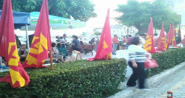 &Sigma;&upsilon;&gamma;&kappa;έ&nu;&tau;&rho;&omega;&sigma;&eta; &delta;&iota;&alpha;&mu;&alpha;&rho;&tau;&upsilon;&rho;ί&alpha;&sigmaf; &tau;&omicron;&upsilon; &Kappa;&Kappa;&Epsilon; &sigma;&tau;&eta; &Lambda;ή&mu;&nu;&omicron; (photos)