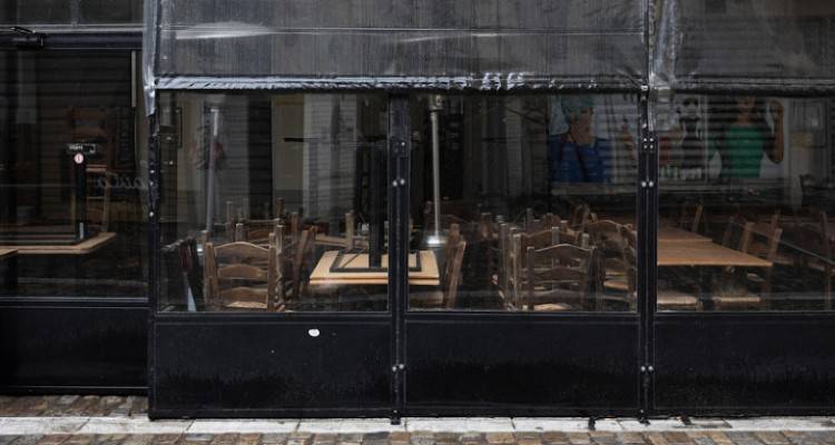 Το σχέδιο για το άνοιγμα των καταστημάτων | Οι φάσεις εξόδου και οι αλλαγές με τα 800 ευρώ