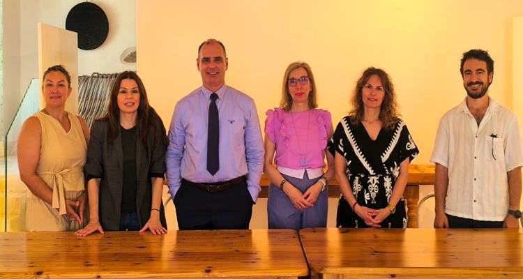 &Sigma;&upsilon;&gamma;&kappa;&rho;&omicron;&tau;ή&theta;&eta;&kappa;&epsilon; &sigma;&epsilon; &sigma;ώ&mu;&alpha; &tau;&omicron; &nu;έ&omicron; &Delta;&iota;&omicron;&iota;&kappa;&eta;&tau;&iota;&kappa;ό &Sigma;&upsilon;&mu;&beta;&omicron;ύ&lambda;&iota;&omicron; &tau;&omicron;&upsilon; &Sigma;&upsilon;&lambda;&lambda;ό&gamma;&omicron;&upsilon; &Tau;&rho;&iota;&tau;έ&kappa;&nu;&omega;&nu; &Lambda;ή&mu;&nu;&omicron;&upsilon; &laquo;&Eta; &Alpha;&gamma;ί&alpha; &Tau;&rho;&iota;ά&sigmaf;&raquo;