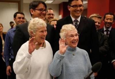 &Kappa;ύ&mu;&alpha; &gamma;ά&mu;&omega;&nu; &mu;&epsilon;&tau;&alpha;&xi;ύ &omicron;&mu;&omicron;&phi;&upsilon;&lambda;ό&phi;&iota;&lambda;&omega;&nu; &sigma;&tau;&iota;&sigmaf; &Eta;&Pi;&Alpha;