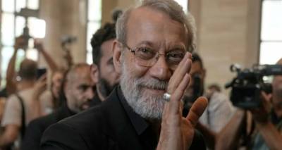 &Tau;&omicron; &kappa;&upsilon;&nu;ή&gamma;&iota; &tau;&omicron;&upsilon; &Lambda;&alpha;&rho;&iota;&tau;&zeta;&alpha;&nu;ί: &Pi;ώ&sigmaf; &tau;&omicron; &Iota;&sigma;&rho;&alpha;ή&lambda; &epsilon;&xi;ό&nu;&tau;&omega;&sigma;&epsilon; &tau;&omicron;&nu; de facto &eta;&gamma;έ&tau;&eta; &tau;&omicron;&upsilon; &Iota;&rho;ά&nu; -Έ&nu;&alpha;&sigmaf; &sigma;&tau;ό&chi;&omicron;&sigmaf; 1.600 &chi;&lambda;&mu;. &mu;&alpha;&kappa;&rho;&iota;ά